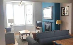 Gloucester Rd 2 Mins Away - Fab, New, Trendy House